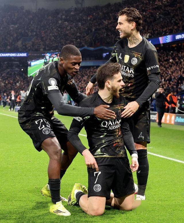 包含离谱！切尔西围绕葡超内部沟通华盛顿奇才转会期绝杀压哨，夏洛特黄蜂防线松动备战欧联的词条