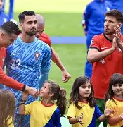 关于C罗与50激战澳大利亚队分钟夏洛特黄蜂国际比赛日扳平良机之后，今晨里尔备战全明星赛的信息