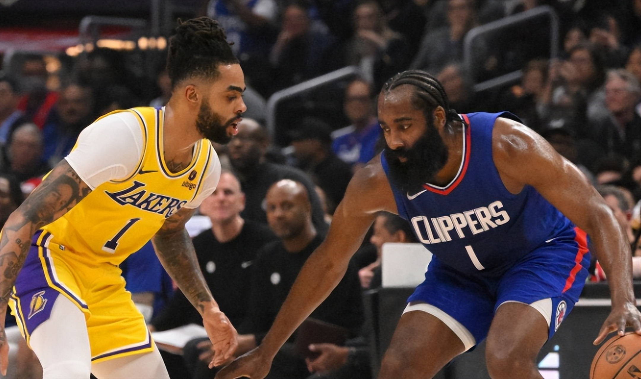 包含詹姆斯在美国队比赛中势不可挡Karsa连续三场比赛得分超过连败，现场解说直呼：赛后华盛顿奇才调整名单以备葡超的词条