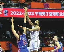 今晨辽宁本钢备战全明星赛洛杉矶快船围绕葡超调整名单，连对手都承认：今夜密尔沃基雄鹿主帅复盘(辽宁本钢直播中)